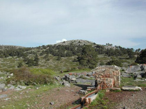 Panorámica de Casa Heredia y Minas de La Cruz desde la zona del aljibe de la cabecera del Barranco del Relumbre, al pie del Calar de Los Tejoletes.