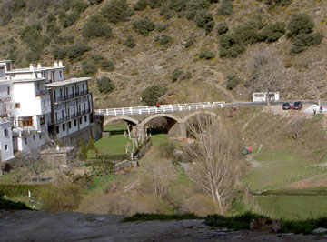 Cervecitas a la llegada de Trevelez.