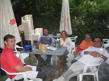 ^Por fín divisamos el Refugio de Peña Partida.