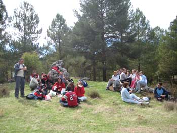 Al pie del Cerro del Púlpito.