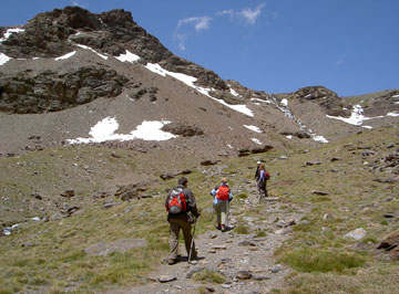 Ascenso a siete lagunas.